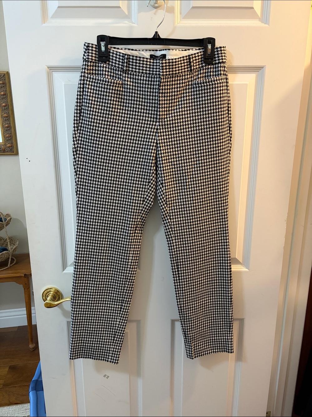 Banana Republic Black & White Houndstooth Cropped Pants